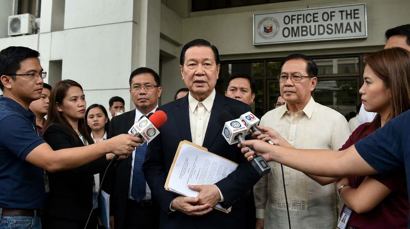 Akin na ang Bank Records Mo! Carpio, Nag-file ng Kaso Laban sa mga Politiko at AMLC - Ano Kaya ang Kanyang Tinatago?!