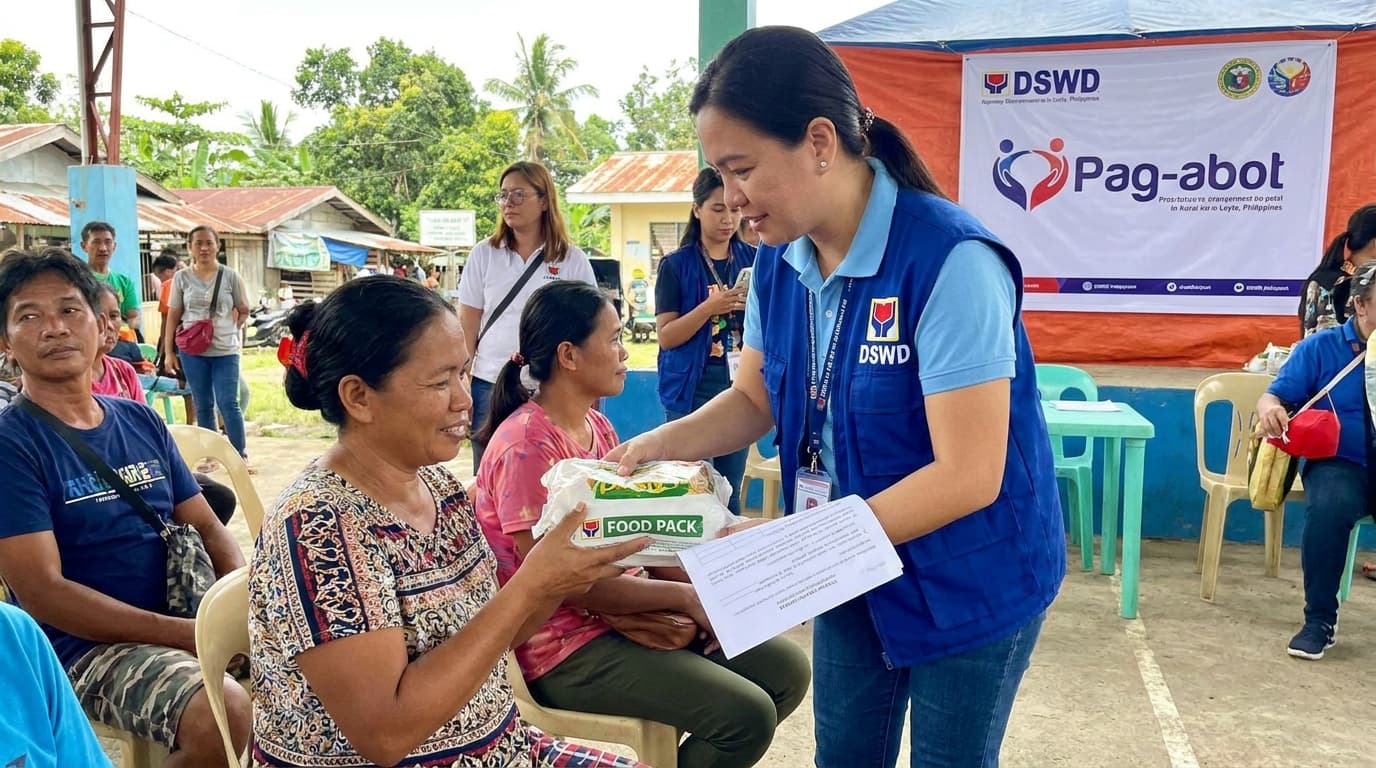 Ina sa Leyte, Nakahinga ng Maluwag! DSWD Program, Nagbigay ng Pangalawang Pagkakataon (Pero Baka May Hidden Agenda?!)