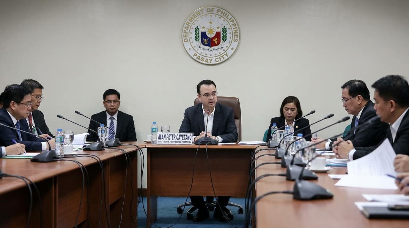 SENADOR CAYETANO, GUMAGAPANG SA KABULUKAN NG SENADO? Alamin ang KABULASTUGAN!