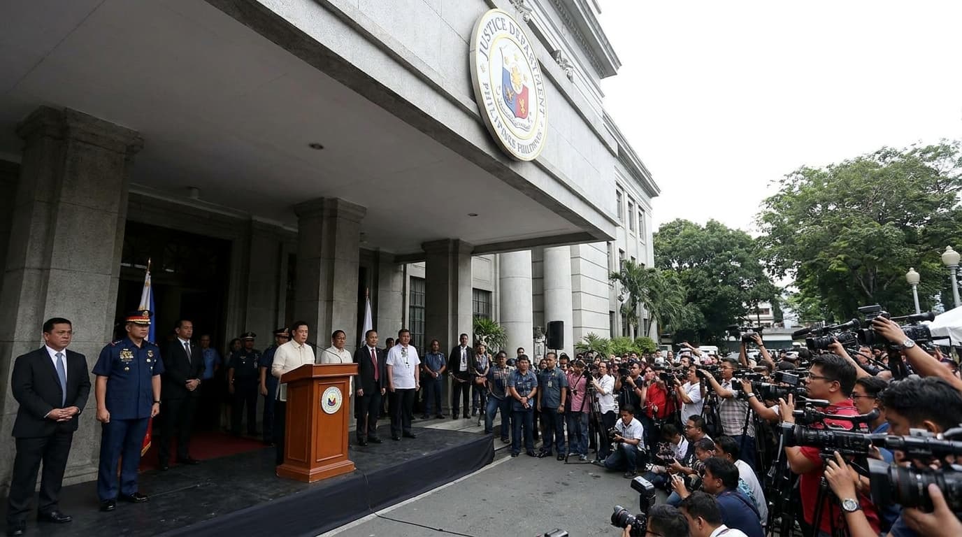 ¡Kulong na ba si Estrada?! Ombudsman, isinampal ang kaso ng pandarambong at katiwalian! Handa na ba ang kulungan?!