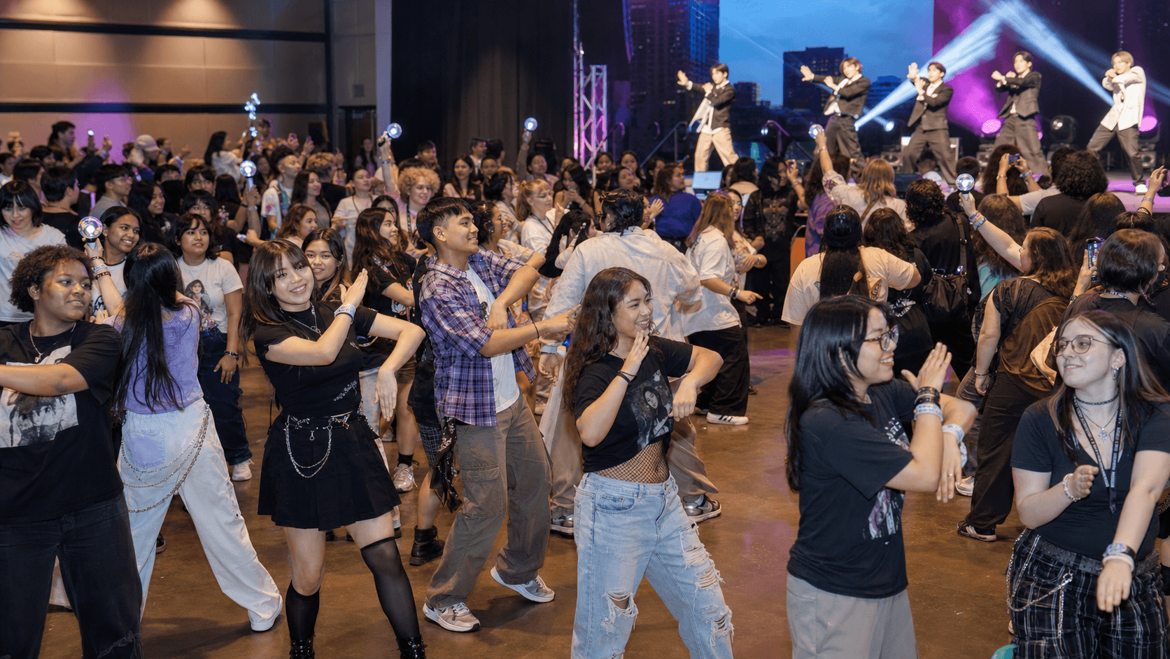 Sumabog ang K-pop Fever sa St. Paul—Sinong Celebrities ang Nagpasayaw sa Buong Convention?!