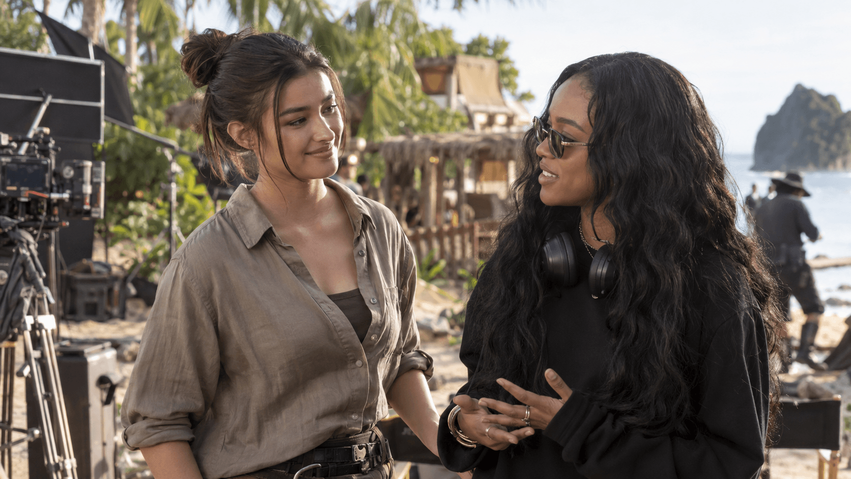 Ibinunyag ni Liza Soberano ang Lihim sa Kanilang Chemistry ni H.E.R.—Ito Ba ang Dahilan Kung Bakit Mas Kakaiba ang “Forgotten Island”?!