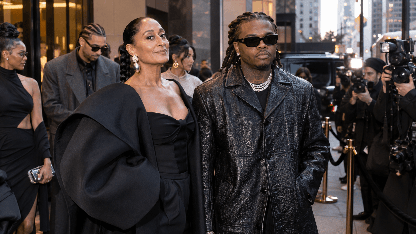 SINO ANG NAGPAKILALA?! Dumagsa sina Tracee Ellis Ross, Gunna at Iba Pang Bituin sa New York Fashion Week!
