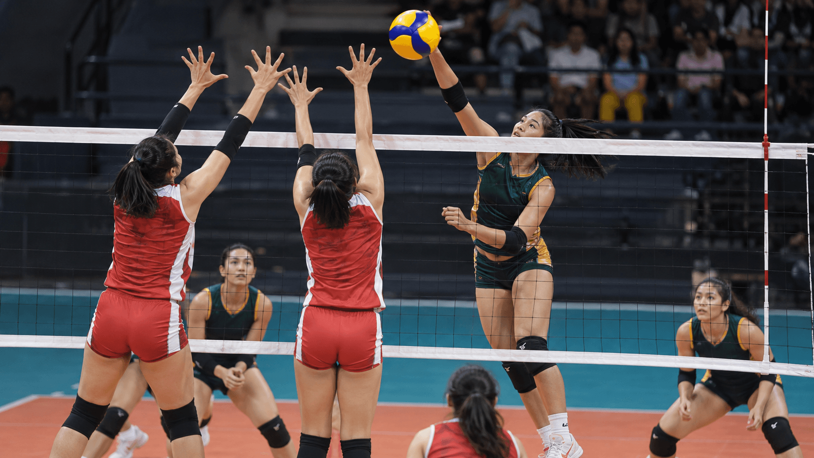 Muntik Nang Madulas ang FEU! EAC Nagpahirap sa Limang Set—Pero Sino ang Huling Tumawa sa Pool C?!