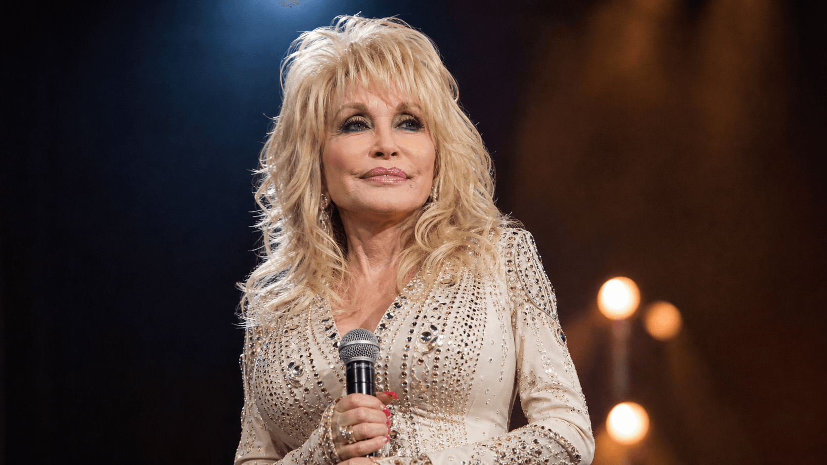 Hindi Puro Kislap at Kanta: Ang Araw na Ipinakita ni Dolly Parton ang Kanyang ‘Bakal’ na Panig!