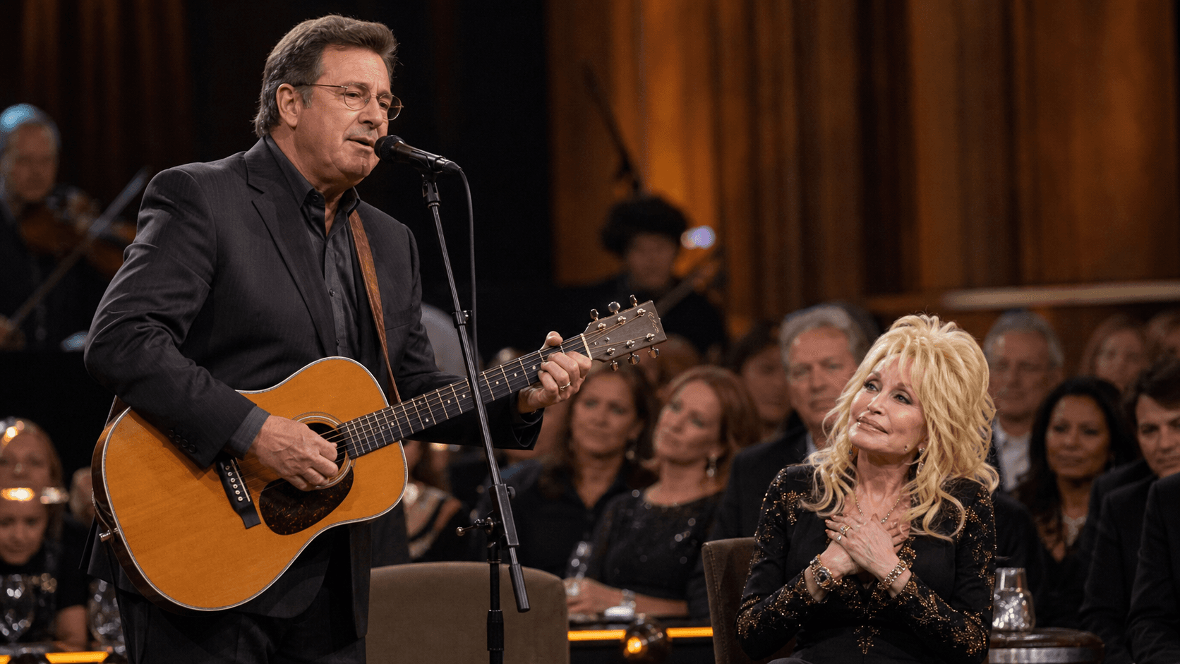 Napaluha ang Entablado! Vince Gill, Inawit ang ‘I Will Always Love You’—Ano ang Reaksiyon ni Dolly Parton?