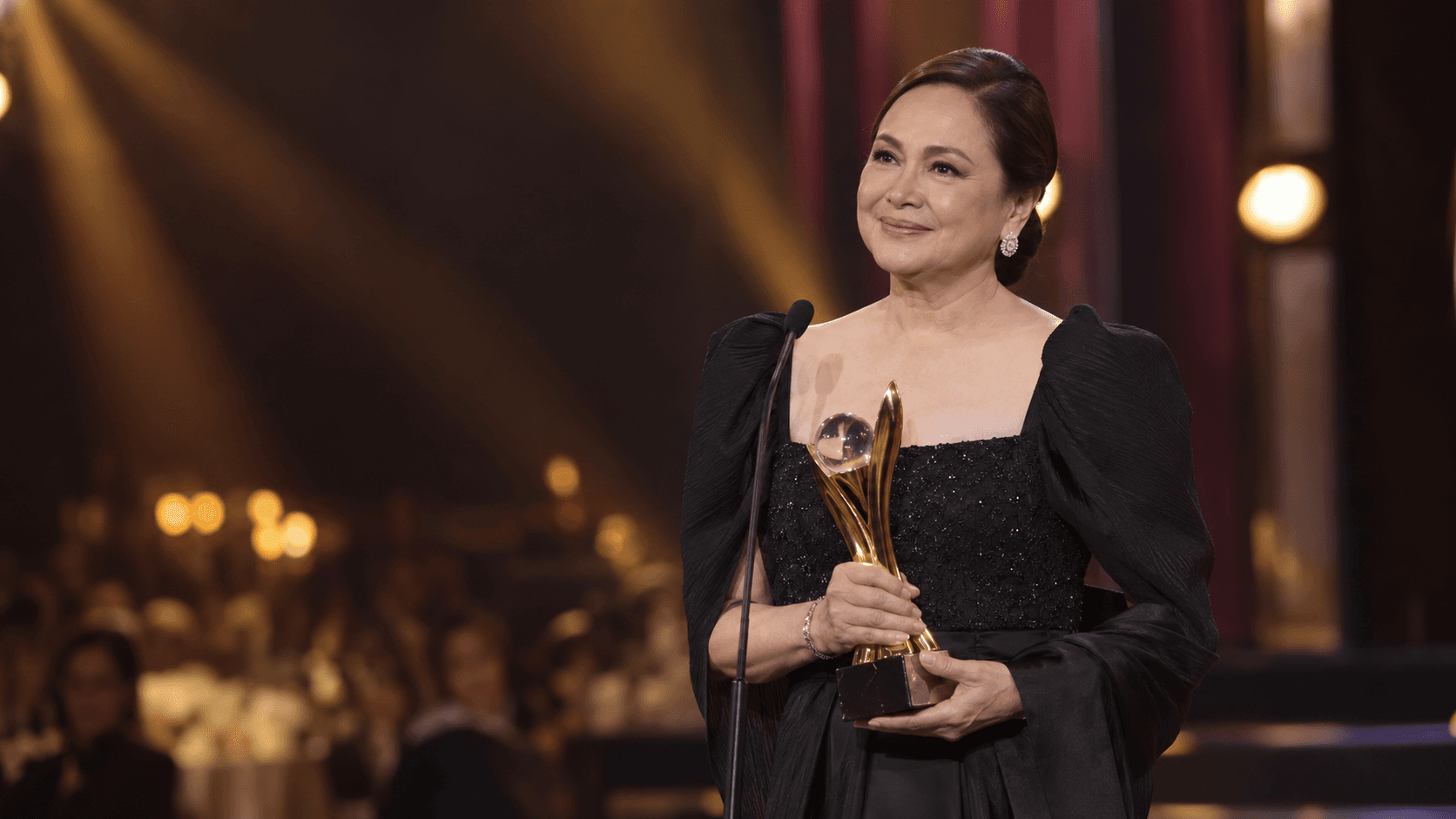 50 Taon sa Entablado: Ano ang Lihim ni Charo Santos Matapos Agawin ang Dekada Award?